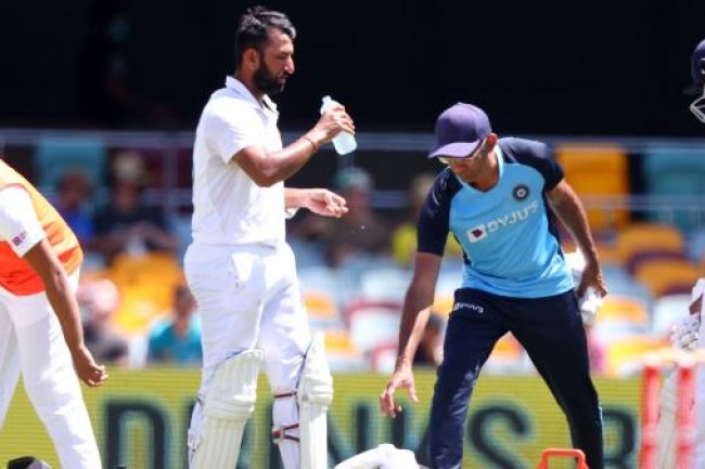 ஹெல்மெட்டை குறி வைத்து தாக்குங்கள்.. போட்டிக்கு இடையே ஐடியா கொடுத்த ஷேன் வார்னே.. 