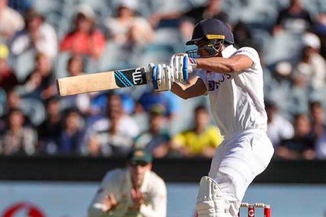 ஆஸியின் கேஜிஎப்பில் கால் பதித்த "ராக்கி பாய்".. ஒரே ஓவரில் மேட்சை மாற்றிய சுப்மான் 