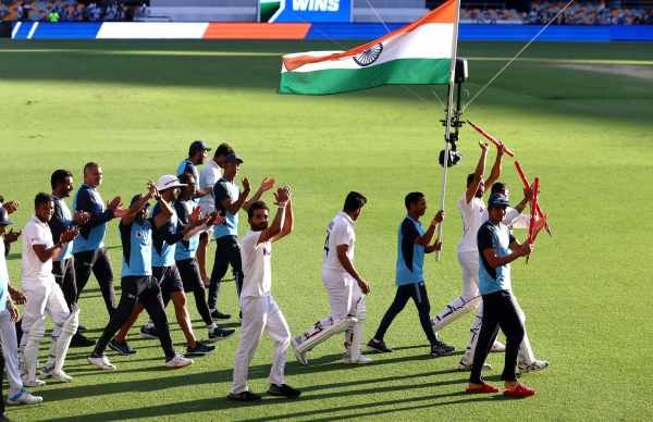 6 இளம் இந்திய வீரர்களுக்கு பெரிய கிப்ட் கொடுத்த தொழிலதிபர்!