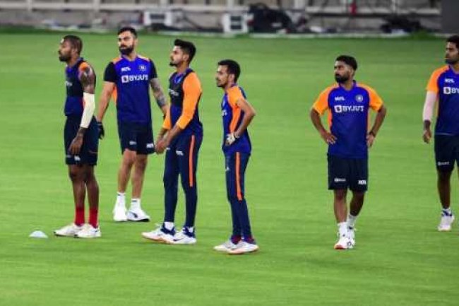 தீவிர பயிற்சியில் அதிரடி மன்னன்.... பவுலிங்கிலும் அசத்துவார் போல...