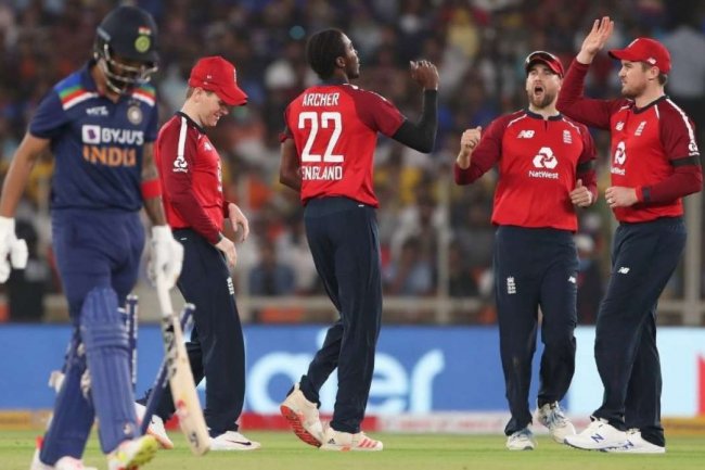 தோல்வியை தழுவிய இந்தியா... 8 விக்கெட்டுகள் வித்தியாசத்தில் இங்கிலாந்து அதிரடி வெற்றி