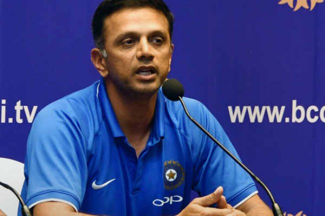 டிராவிட்டிற்கு இவ்வளவு கோபமா... கார் கண்ணாடிகள் அடித்து உடைப்பு... ஐபிஎல்க்கு நடுவே ஷாக்கான கோலி!