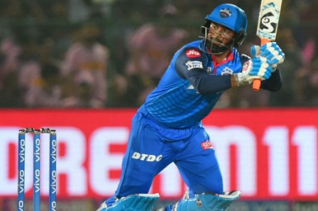 இப்பதானே ஆரம்பிச்சுருக்காரு... போக போக பாருங்க பட்டைய கிளப்புவாரு... ஷிகர் தவான் யாருக்கு பாராட்டு ?